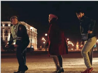 Кадр из клипа группировки «Ленинград» «В Питере — пить». Кадр из клипа группировки «Ленинград» «В Питере — пить».